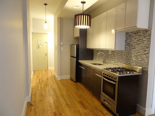 Rented by Miron Realty Group | media 92