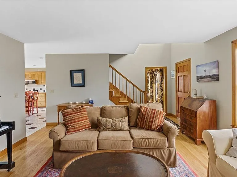 2 Easton Ter — Photo 21