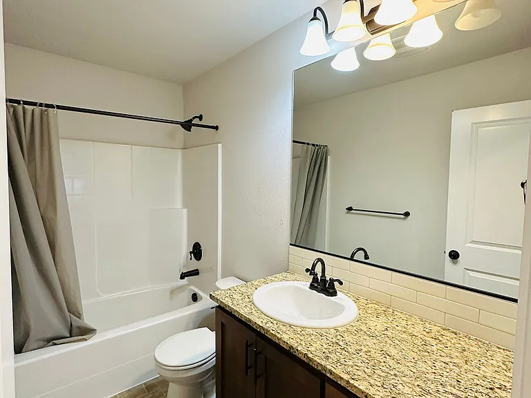 10253 NW 291st Ave — Photo 32