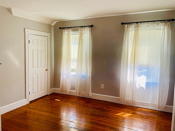 4th image of 268 Brown St Floor 2
