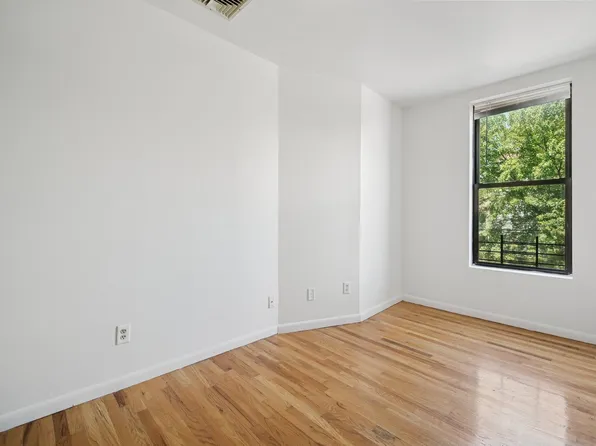 236 Newark Avenue image 11 of 19