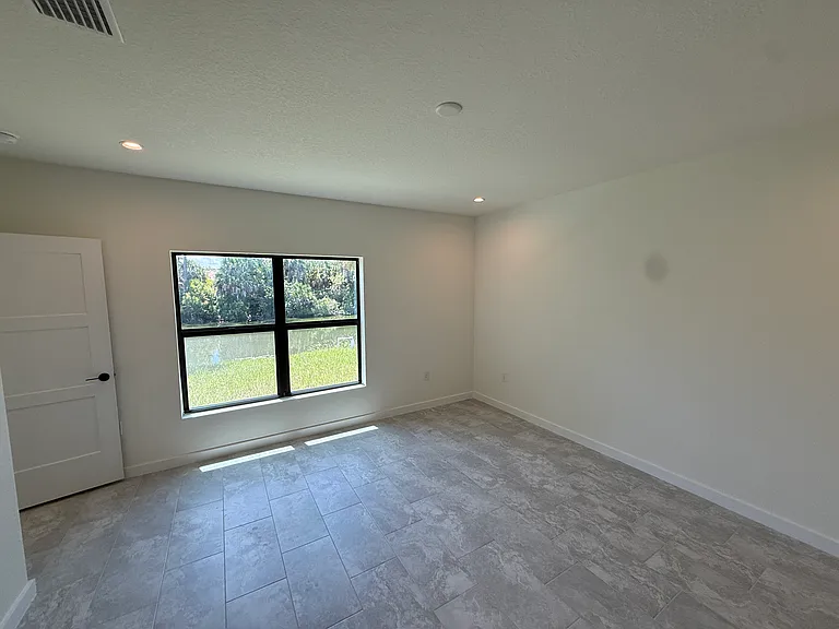 2646 Sadnet Ln — Photo 11