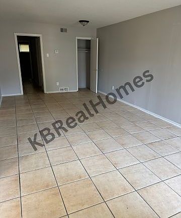 4th image of 3240 Forest Glen St