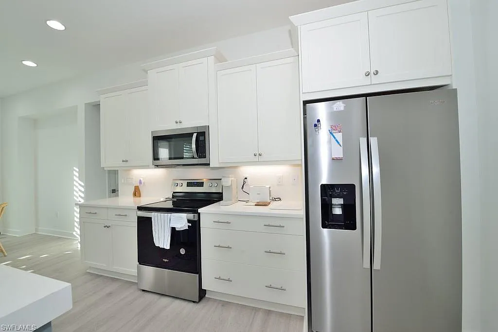 2 bed, 2.0 bath, 1411 sqft, $6,500 — Photo 2