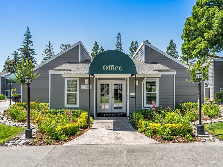 Fountain Grove — Photo 15