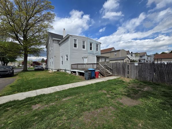 157 Robertson Ave Floor 1