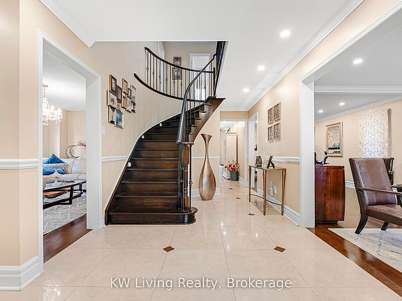 5th image of 2609 Innisfil Rd