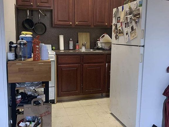 2nd image of 48 S Oxford St APT 5