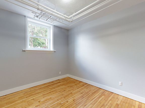 5th image of 405 Elgin St #1498280