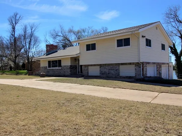 21 N Lakeview Dr #W, Goddard, KS 67052
