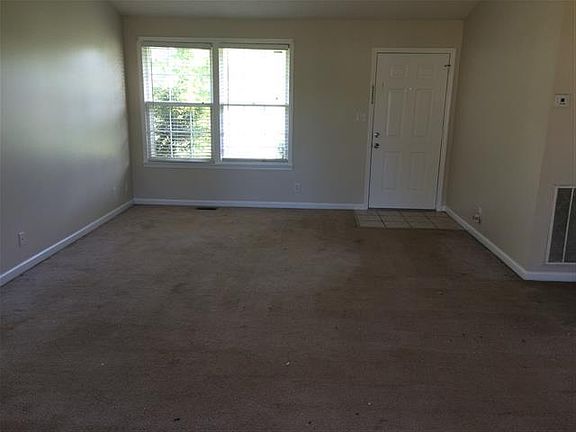 4th image of 428 Newman Dr