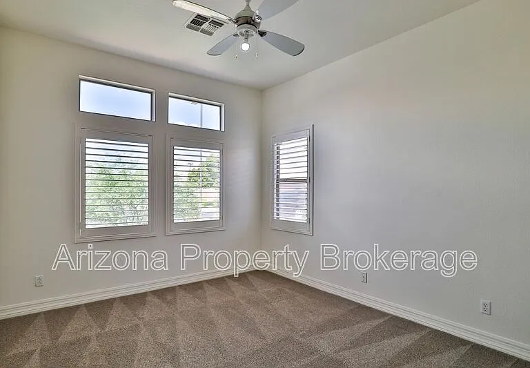 715 E Orchid Ln — Photo 18