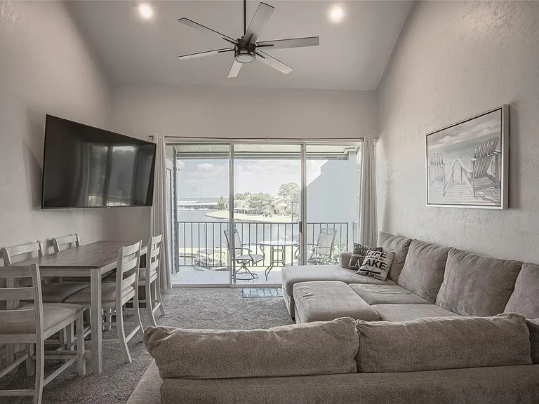 12500 Melville Dr #338D — Photo 6