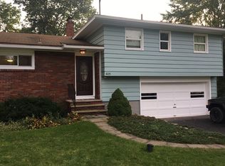 405 Fayette Dr, Fayetteville, NY