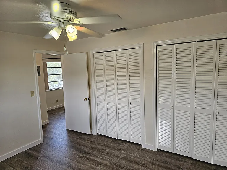 2105 Miami Rd #4 — Photo 8