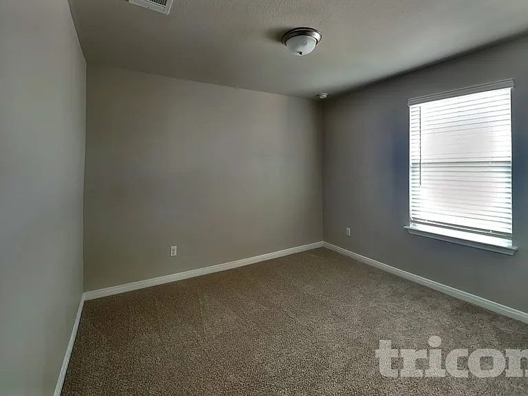 5802 Nyla Way — Photo 13
