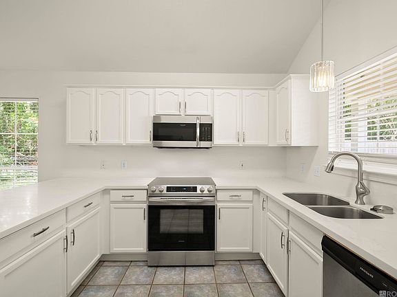 3rd image of 1345 Harwich Dr