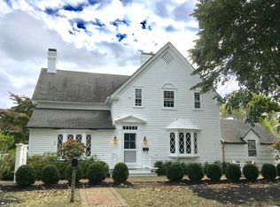 (Undisclosed Address), Southampton, NY 11968