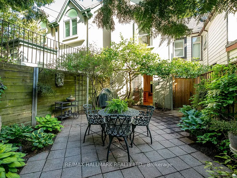 101 Pears Ave — Photo 31