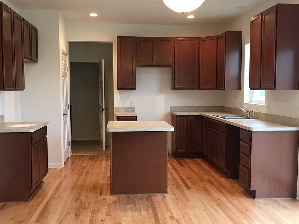 1st image of 445 Hickory Bluff Ln #95
