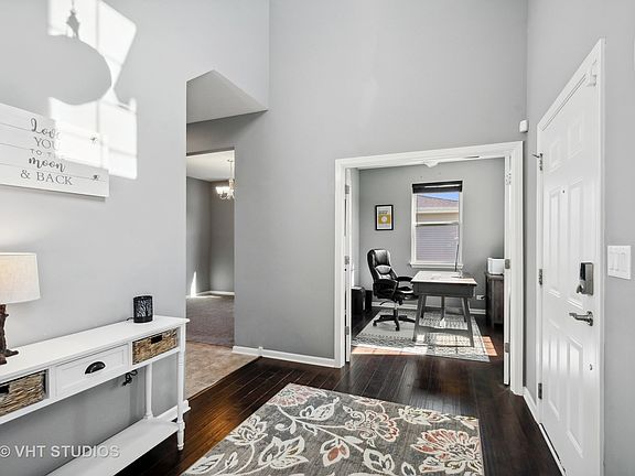 3rd image of 270 E Parkland Dr