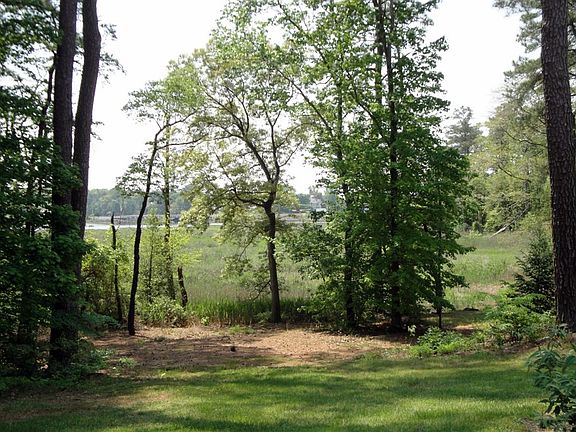 3rd image of 133 Creekside Dr