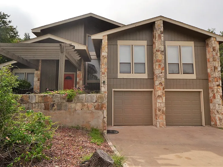 5311 Doe Valley Ln — Photo 2