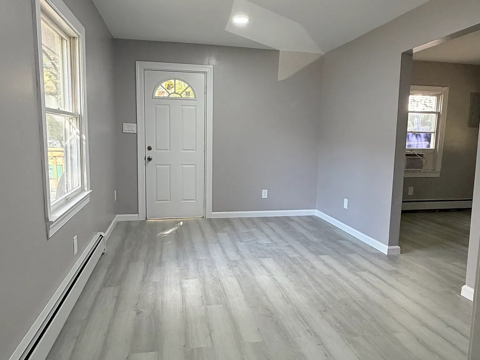 2 bed, 625 sqft, $2,500 — Photo 3
