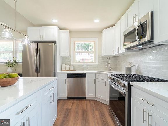 5th image of 2104 Wildwood Dr