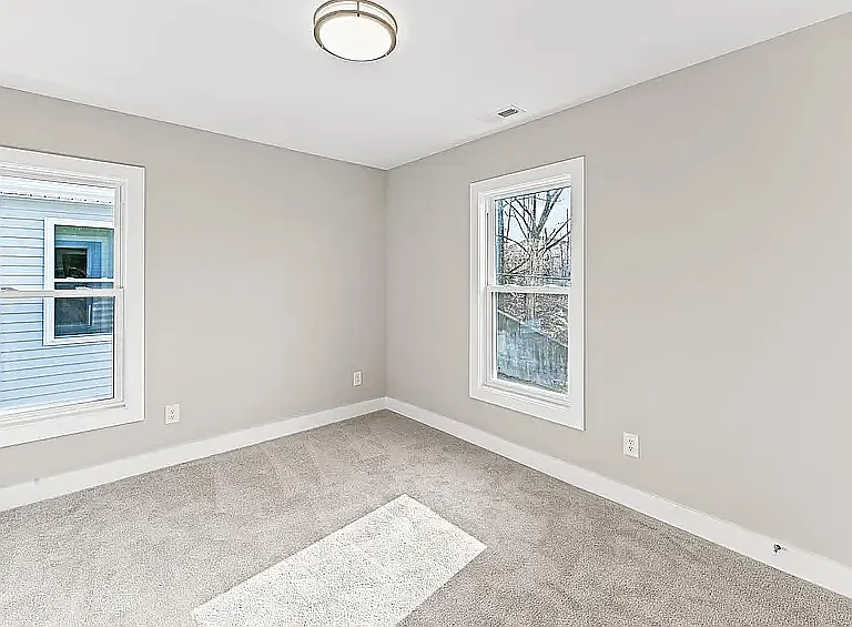 1107 Simmons St — Photo 32