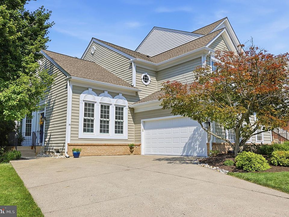 1st image of 39 Charter Oak Ct