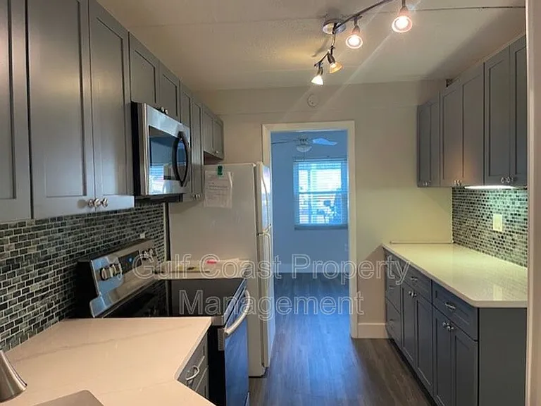 270 Santa Maria St #104 — Photo 7
