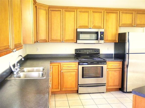 5th image of 50 Meadows Ln