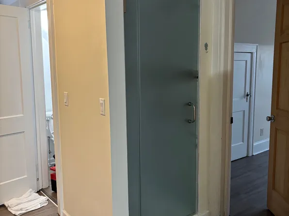 217 Hudson Place image 12 of 13