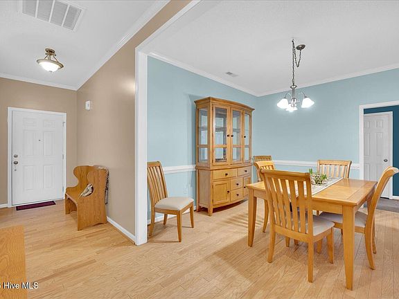 3rd image of 306 Hanna Drive