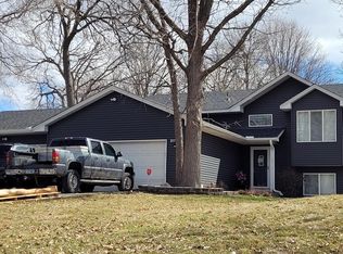 9869 Ilex St NW, Coon Rapids, MN 55433