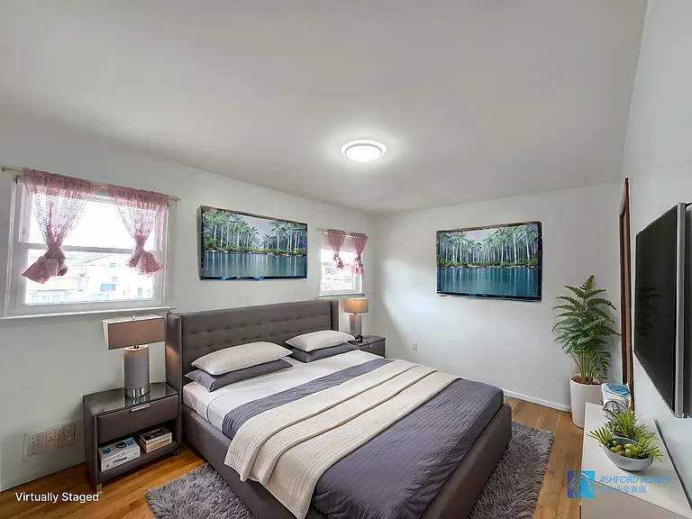 322 Sanilac St — Photo 3