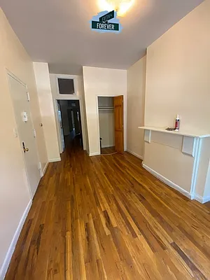 Rented by Fifth & Forever LLC | media 35