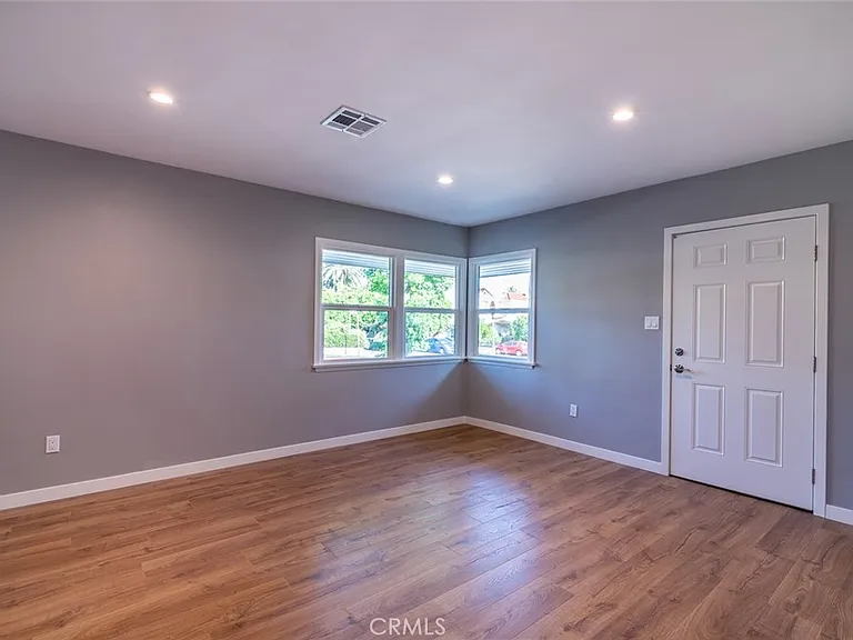 305 N Chevy Chase Dr — Photo 17