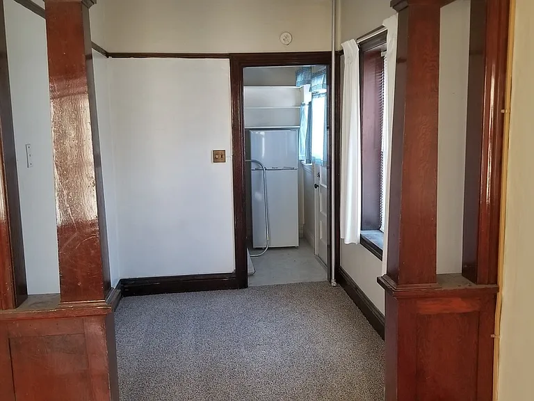 205 Lincoln St — Photo 4