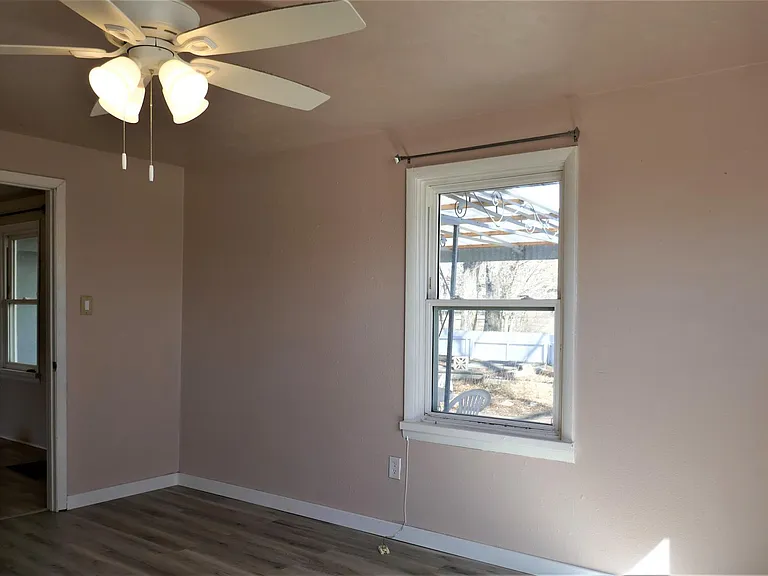 402 W Adams Ave — Photo 8