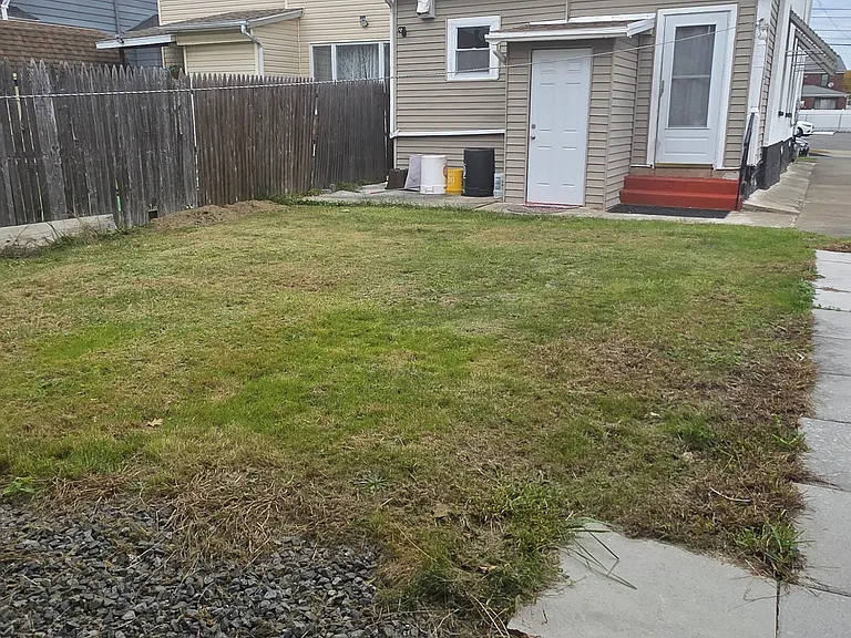 372 W Academy St — Photo 32