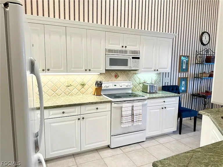 27080 Lake Harbor Ct #202 — Photo 10