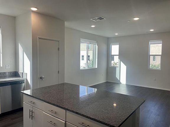 4th image of 5208 Surfwalk Way #154