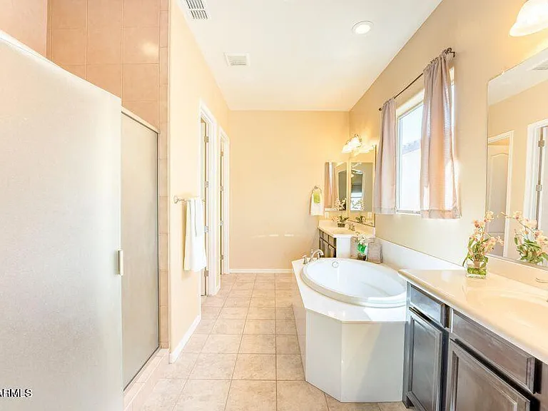5434 S Forest Ave — Photo 15