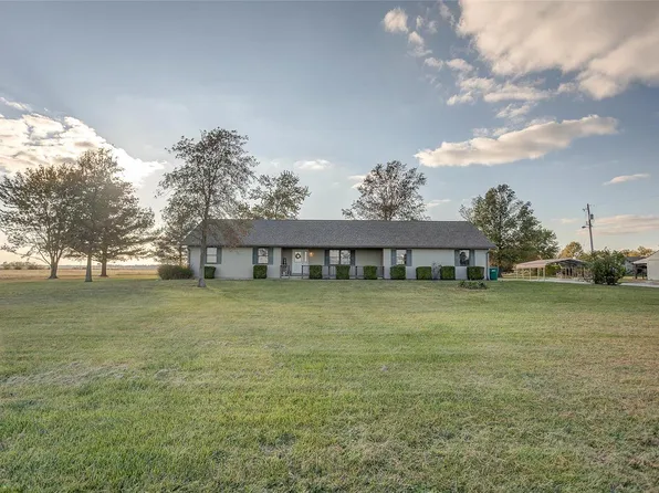 4989 Carr Rd, Freeburg, IL 62243