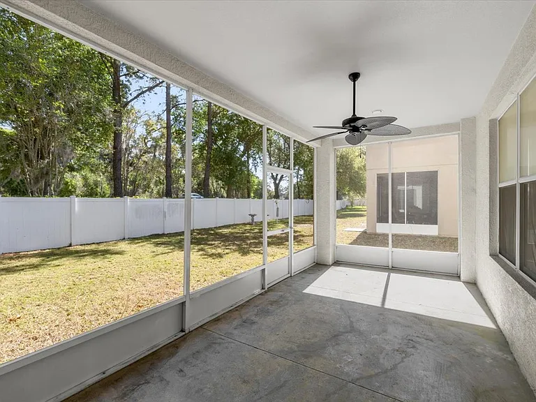 5073 SW 40th Pl — Photo 13