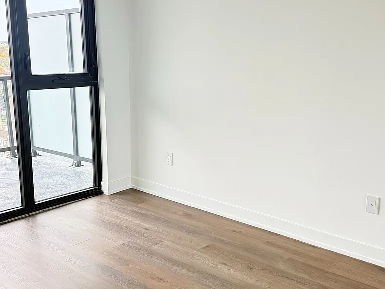 2075 Lakeshore Rd #1011 — Photo 10