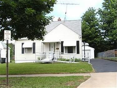 1st image of 829 E Archwood Ave
