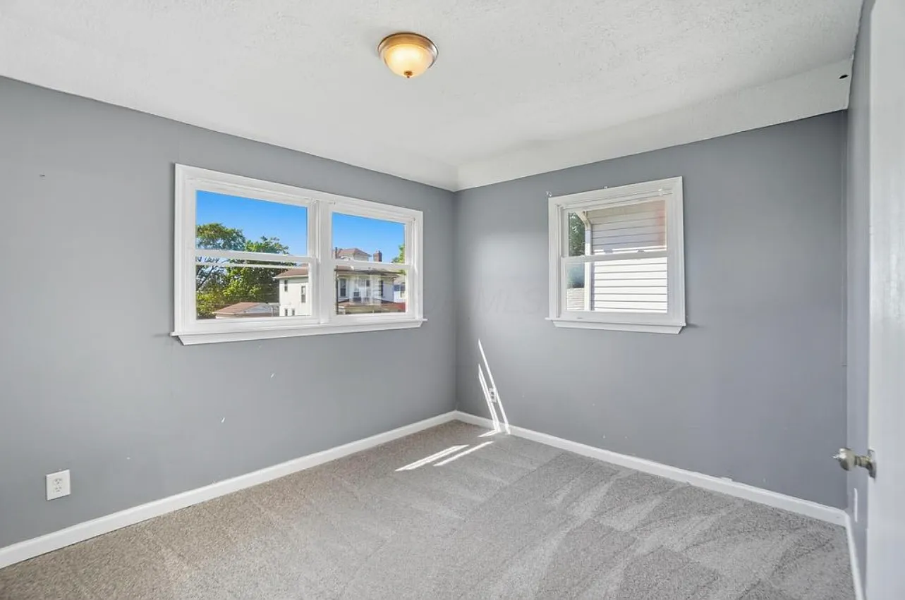 2 bed, 1100 sqft, $1,200 — Photo 3